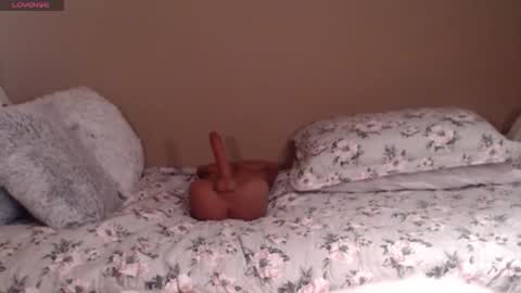 Snapshot of hotsexydawn chatting on 12-18-25, 03:23 dawn online show from 12-18-25, 03:23