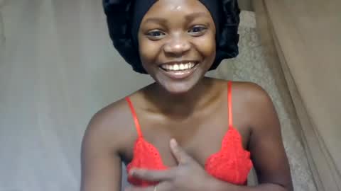 Snapshot of hotskinny981 chatting on 07-26-26, 07:15 chocolate online show from 07-26-26, 07:15