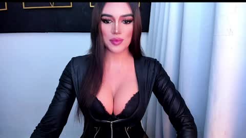 Snapshot of hotstellacumxxx chatting on 05-02-26, 01:43 STELLA online show from 05-02-26, 01:43