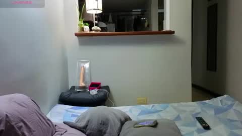 Snapshot of hotstud_999 chatting on 07-29-26, 02:43 Andres online show from 07-29-26, 02:43