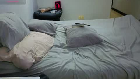 Snapshot of hotstud_999 chatting on 08-01-26, 04:01 Andres online show from 08-01-26, 04:01