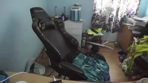 Snapshot of hotsummer1996 chatting on 10-16-25, 03:02 hot online show from 10-16-25, 03:02