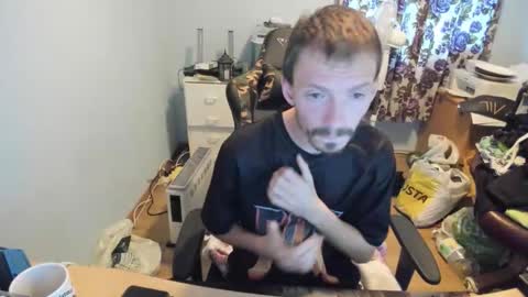 Snapshot of hotsummer1996 chatting on 10-19-25, 06:47 hot online show from 10-19-25, 06:47