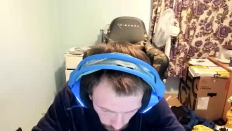 Snapshot of hotsummer1996 chatting on 11-29-25, 04:54 hot online show from 11-29-25, 04:54