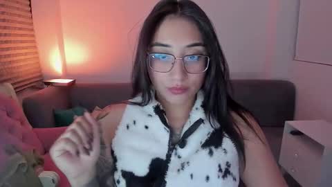 hottbee3645 online show from 03-10-26, 08:14