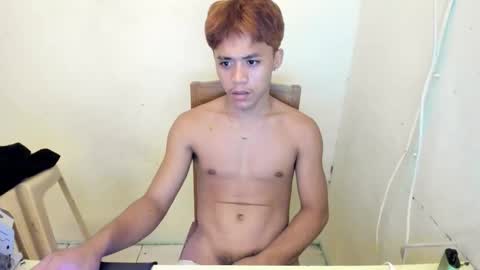 Snapshot of hottie_migs chatting on 05-05-26, 05:10 hottie_migs online show from 05-05-26, 05:10