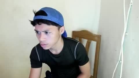 Snapshot of hottie_migs chatting on 05-19-26, 08:48 hottie_migs online show from 05-19-26, 08:48