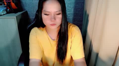 Snapshot of hottie_pinay16 chatting on 03-08-26, 10:08 April online show from 03-08-26, 10:08