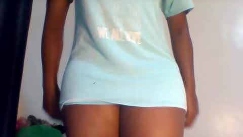 Snapshot of hottie_vera chatting on 01-30-25, 12:27 vera online show from 01-30-25, 12:27