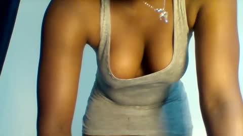 Snapshot of hottie_vera chatting on 02-20-25, 08:06 vera online show from 02-20-25, 08:06