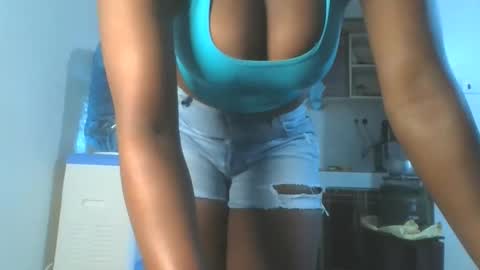 Snapshot of hottie_vera chatting on 10-16-25, 06:36 vera online show from 10-16-25, 06:36