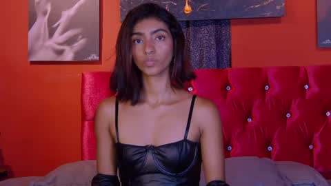Snapshot of hottie_veronica chatting on 04-17-26, 08:01 Veronica independent model online show from 04-17-26, 08:01