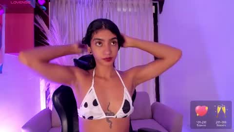 Snapshot of hottie_veronica chatting on 07-07-26, 08:13 Veronica independent model online show from 07-07-26, 08:13