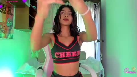 Snapshot of hottie_veronica chatting on 07-10-26, 08:11 Veronica independent model online show from 07-10-26, 08:11