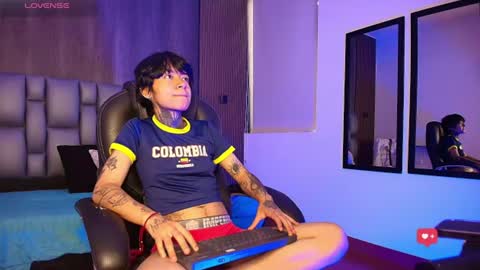 Snapshot of hottiesjuls chatting on 06-11-26, 06:50 Juls online show from 06-11-26, 06:50
