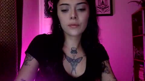 Snapshot of hottietat4u chatting on 02-18-25, 08:47 Tat online show from 02-18-25, 08:47