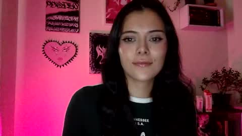 Snapshot of hottietat4u chatting on 10-29-25, 08:32 Tat online show from 10-29-25, 08:32