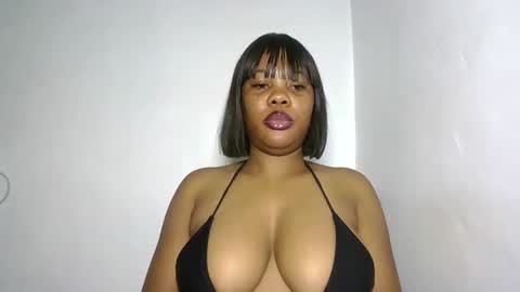 hotty_lora889 online show from 02-04-26, 08:09