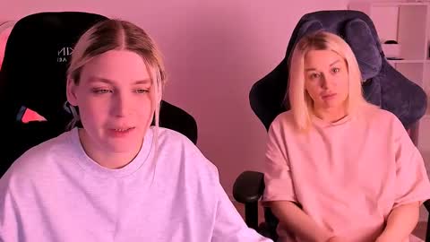 Nessie and Jessie online show from 12-19-24, 06:45