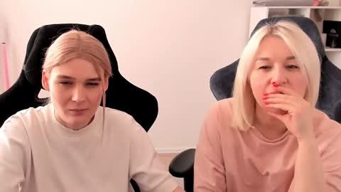 Nessie and Jessie online show from 03-07-25, 02:01