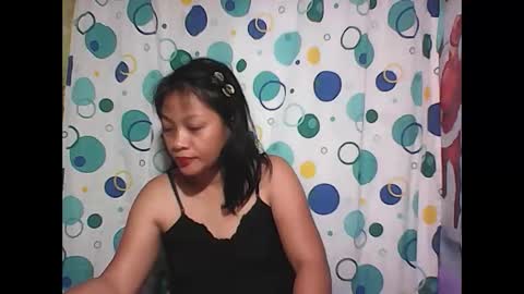 Snapshot of hottyelle1 chatting on 02-13-26, 09:00 hottyelle1 online show from 02-13-26, 09:00