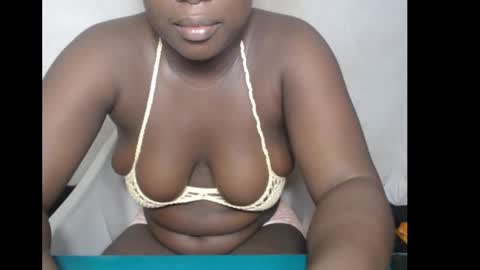 Snapshot of hottylissa1 chatting on 11-22-25, 08:19 hottylissa1 online show from 11-22-25, 08:19