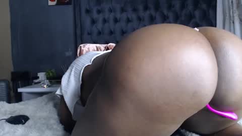 Snapshot of hotypussy95 chatting on 11-13-25, 09:36 hotypussy95 online show from 11-13-25, 09:36