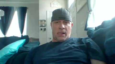 Snapshot of hotyummycock69 chatting on 09-27-25, 02:33 hotyummycock69 online show from 09-27-25, 02:33