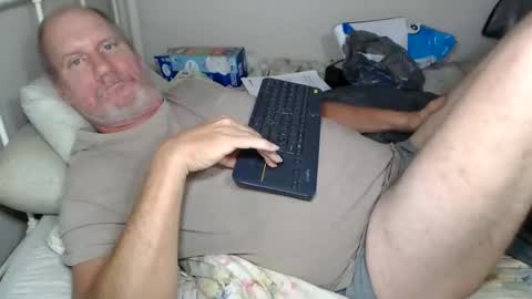 Snapshot of houseflipper chatting on 06-08-26, 10:10 houseflipper online show from 06-08-26, 10:10