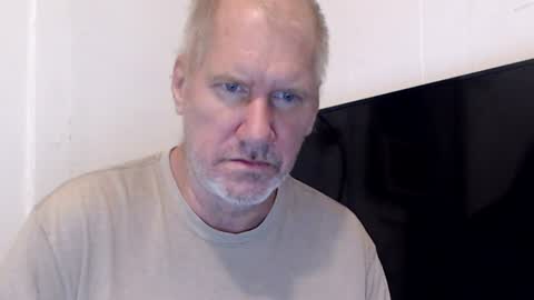 Snapshot of houseflipper chatting on 07-29-26, 03:37 houseflipper online show from 07-29-26, 03:37