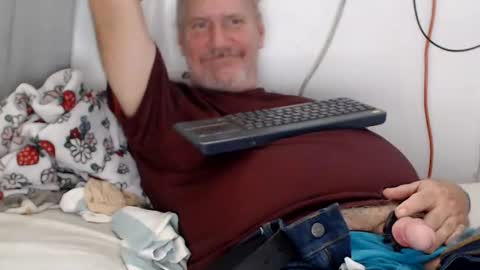 Snapshot of houseflipper chatting on 07-31-26, 07:02 houseflipper online show from 07-31-26, 07:02