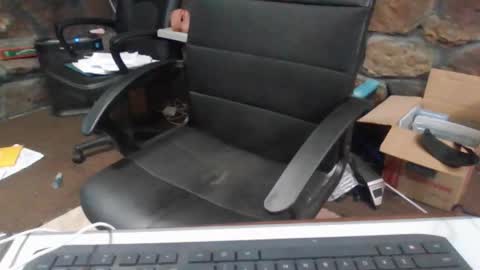 Snapshot of houstonbored chatting on 12-28-24, 06:50 houstonbored online show from 12-28-24, 06:50