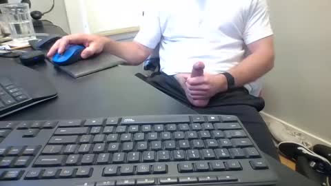 Snapshot of hoverday chatting on 09-13-25, 01:22 hoverday online show from 09-13-25, 01:22