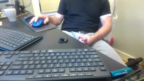 Snapshot of hoverday chatting on 09-24-25, 09:29 hoverday online show from 09-24-25, 09:29