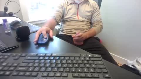 Snapshot of hoverday chatting on 09-28-25, 06:46 hoverday online show from 09-28-25, 06:46