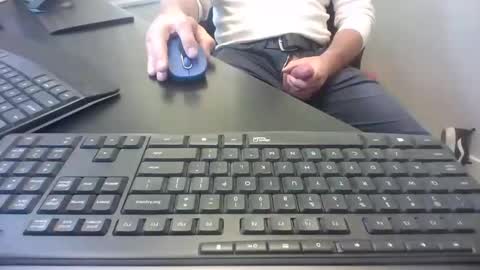 Snapshot of hoverday chatting on 10-22-25, 04:51 hoverday online show from 10-22-25, 04:51