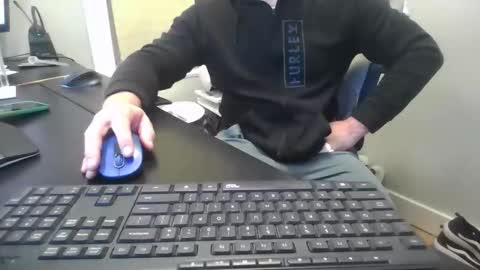 Snapshot of hoverday chatting on 11-10-25, 04:33 hoverday online show from 11-10-25, 04:33