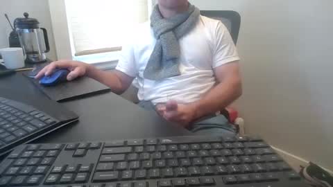 Snapshot of hoverday chatting on 11-26-25, 02:07 hoverday online show from 11-26-25, 02:07