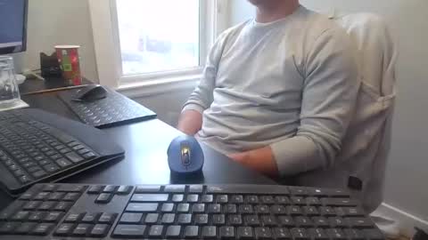 Snapshot of hoverday chatting on 12-04-25, 02:15 hoverday online show from 12-04-25, 02:15