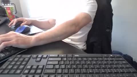 Snapshot of hoverday chatting on 12-22-25, 04:04 hoverday online show from 12-22-25, 04:04