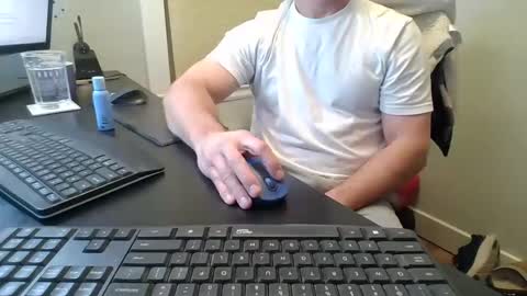 Snapshot of hoverday chatting on 01-16-26, 10:14 hoverday online show from 01-16-26, 10:14