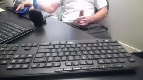 Snapshot of hoverday chatting on 01-17-26, 02:22 hoverday online show from 01-17-26, 02:22