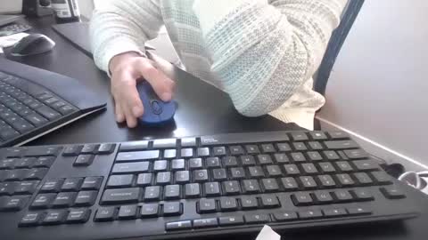 Snapshot of hoverday chatting on 03-02-26, 08:04 hoverday online show from 03-02-26, 08:04