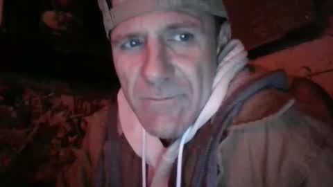 Snapshot of howbowdadareboy33 chatting on 11-23-25, 04:23 ask me online show from 11-23-25, 04:23