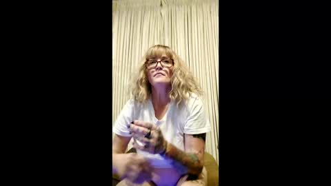 Snapshot of howdoyoulikeit87 chatting on 05-22-26, 06:53 howdoyoulikeit87 online show from 05-22-26, 06:53