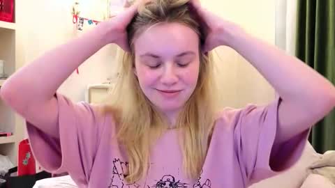 Snapshot of howimeturmum chatting on 03-01-26, 04:09 ash. see u on sunday online show from 03-01-26, 04:09