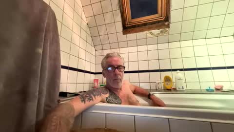 Michiel online show from 03-28-26, 06:40