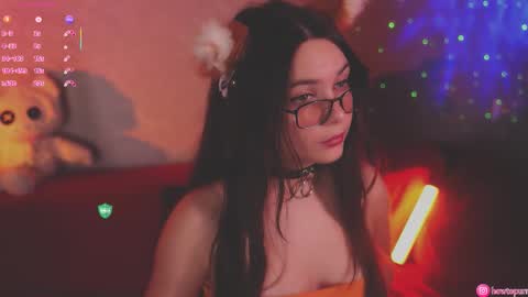 Mia online show from 10-23-25, 05:01