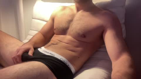 Snapshot of howtoorgasm chatting on 12-09-24, 12:40 Howtoo online show from 12-09-24, 12:40