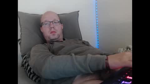Snapshot of hoyboydkk chatting on 04-25-26, 03:53 Christian online show from 04-25-26, 03:53